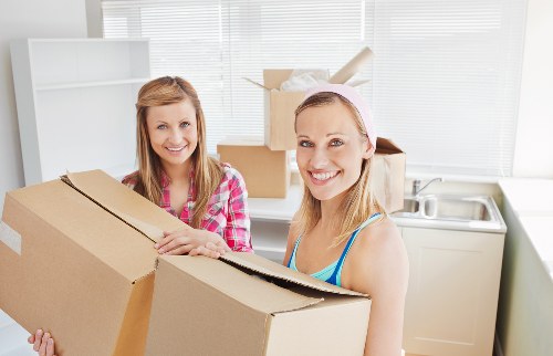 Safe handling of boxes and trolleys inside a storage facility